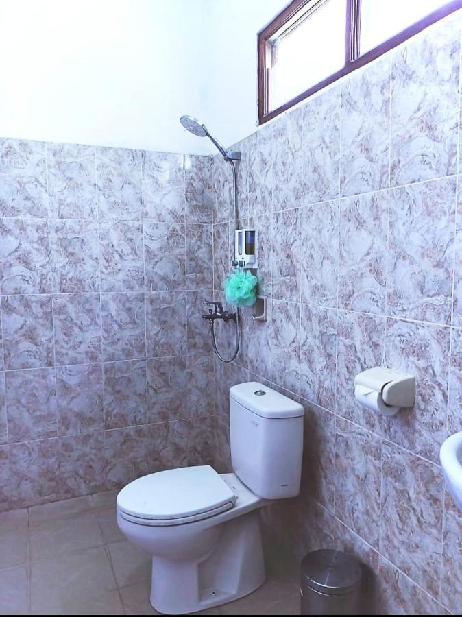 Green Palace Homestay Batununggul Exterior photo