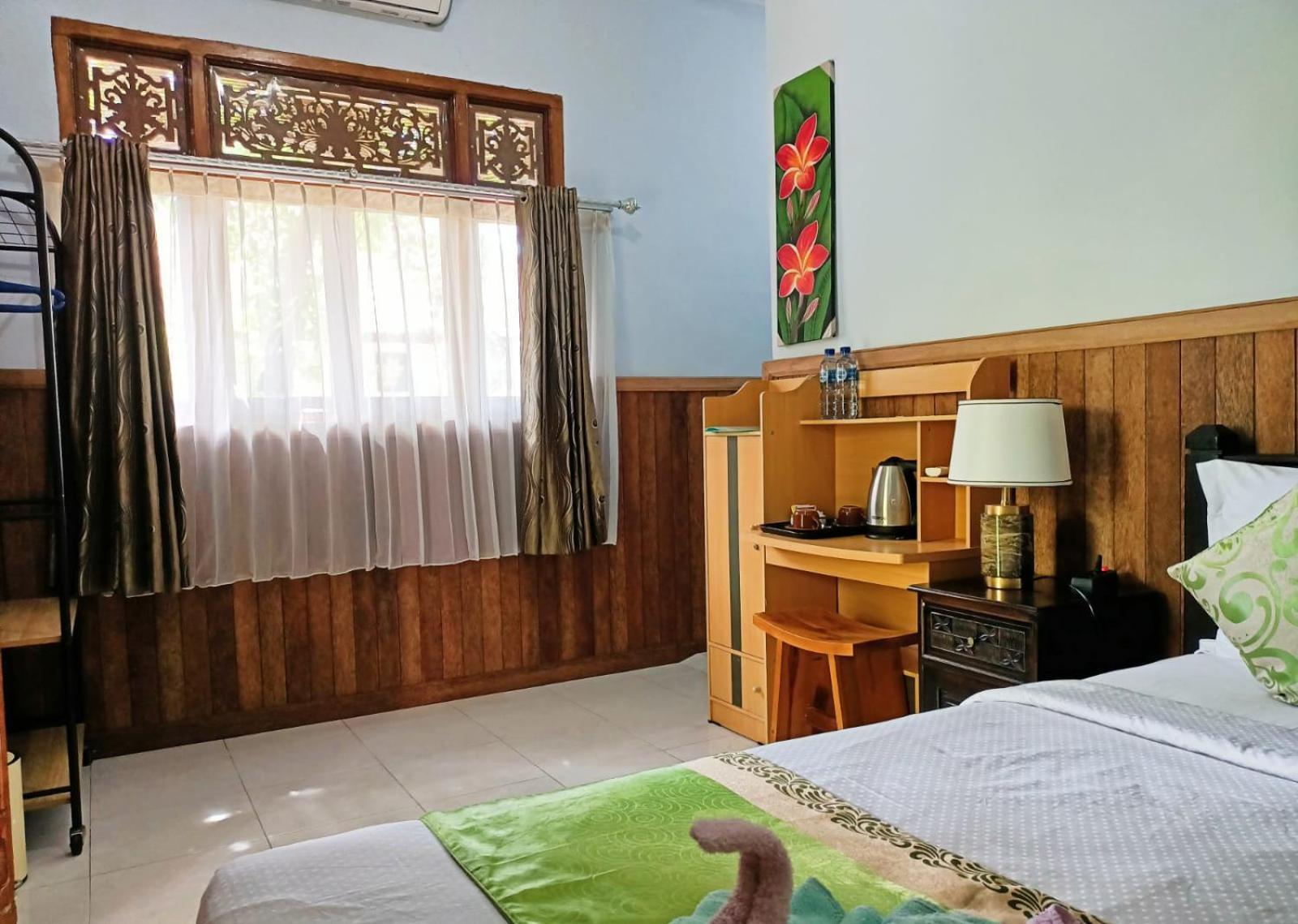 Green Palace Homestay Batununggul Exterior photo