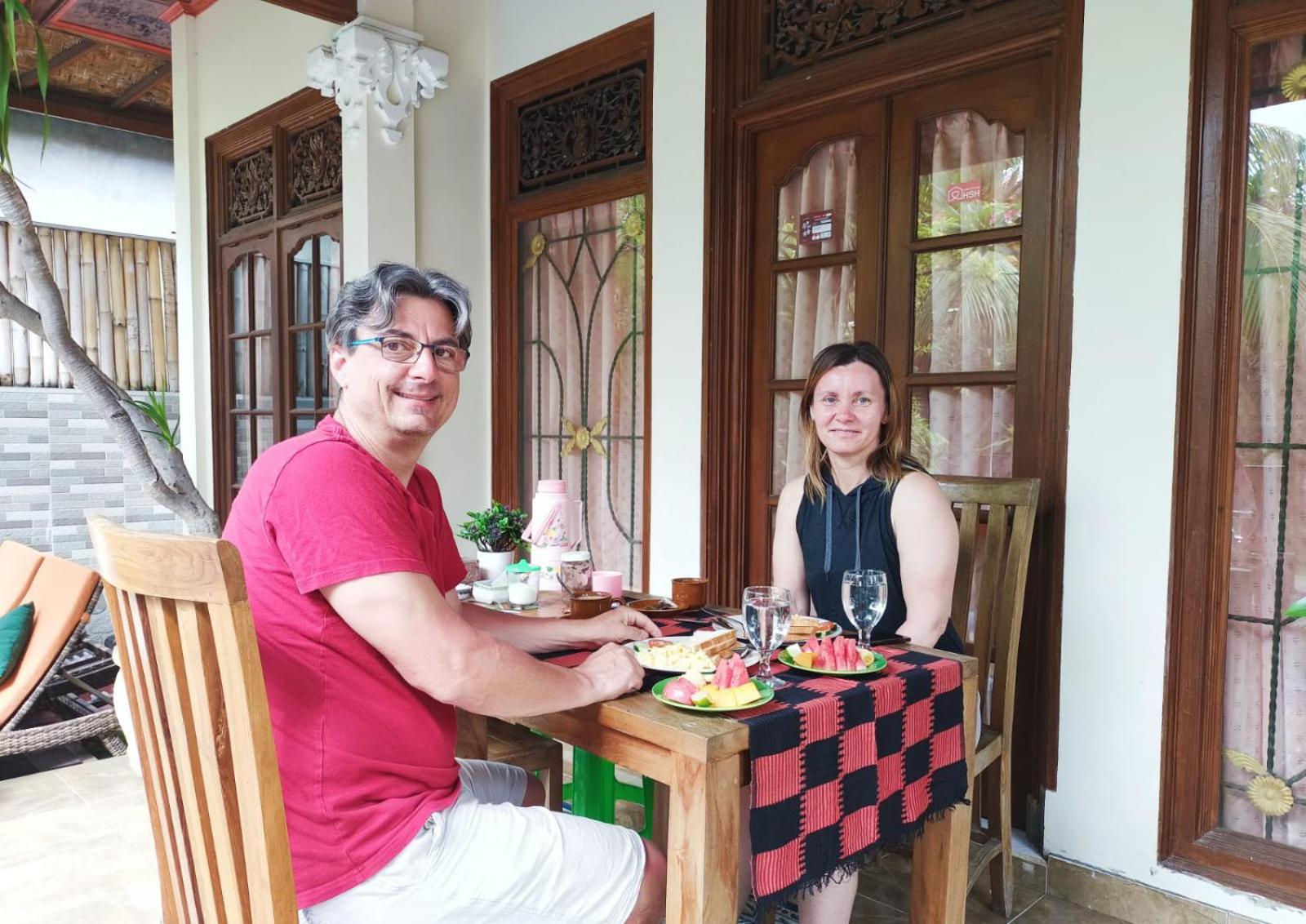 Green Palace Homestay Batununggul Exterior photo