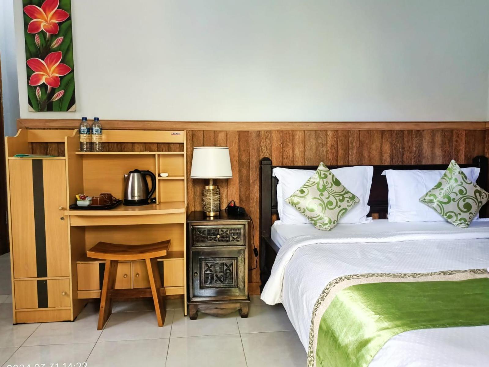 Green Palace Homestay Batununggul Exterior photo
